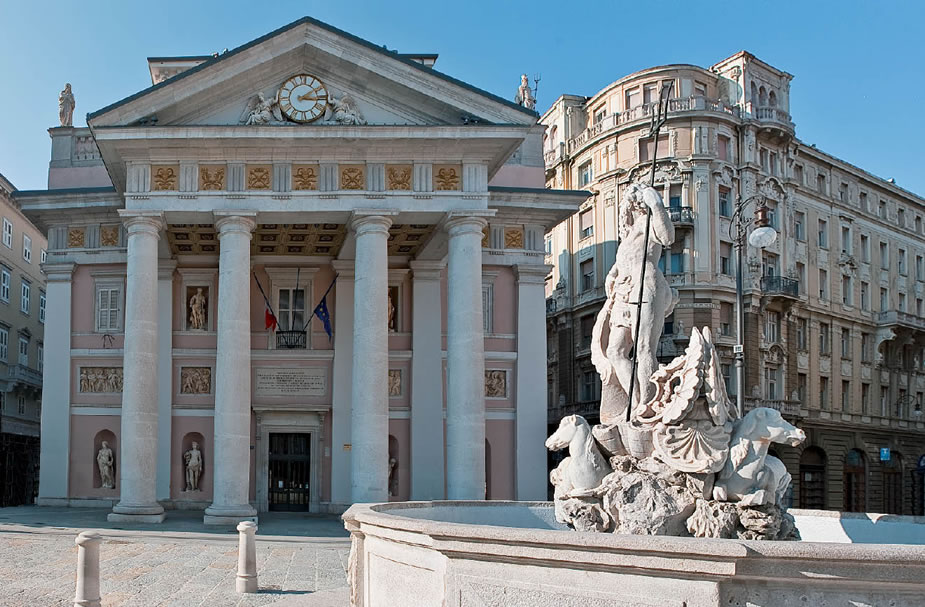 Trieste. Piazza della borsa